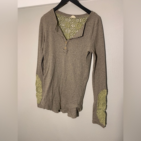 Hem & Thread long sleeve henley with lace-type accent - Picture 1 of 7